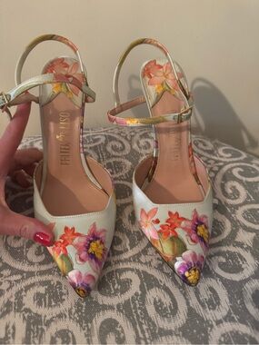 Palter DeLiso Thalia Slingback
Pump Silk Floral